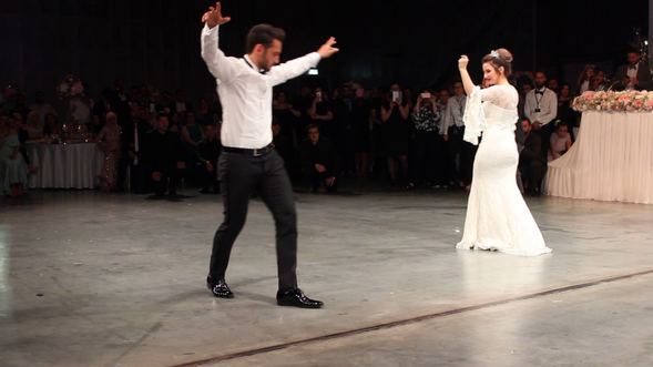 Boşanmak için gün sayan Hakan Çalhanoğlu ve Sinem Gündoğdu'nun bebeklerinin cinsiyeti belli oldu
