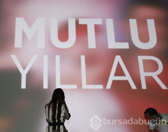 Hazal Kaya'ya doğum günü sürprizi

