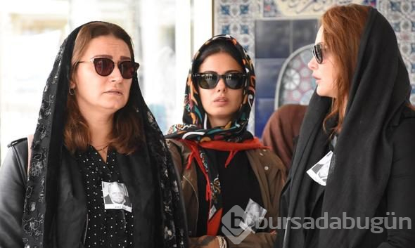 'O haberler bizi çok üzdü!' Usta oyuncu son yolculuğuna uğurlandı
