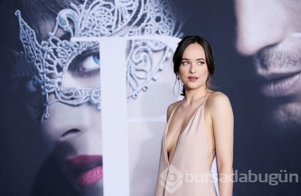 Dakota Johnson telefon numarasını paylaştı
