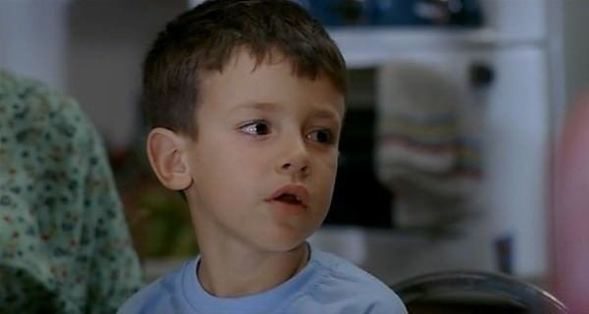 'Babam ve Oğlum' filmindeki Deniz rolüyle birçok kişinin gönlünde tahta kurmuştu.