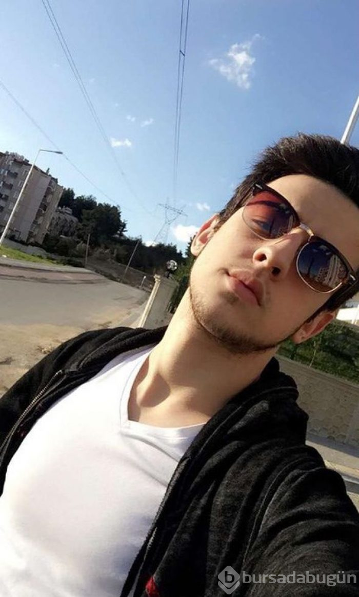 'Babam ve Oğlum' filmindeki Deniz rolüyle birçok kişinin gönlünde tahta kurmuştu.