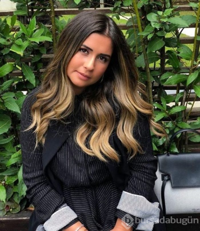 Buse Terim'e bir destek de Burcu Esmersoy'dan...
