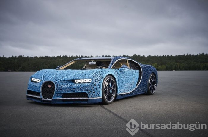 1.5 tonluk 'Lego Chiron' (1 milyon parça)