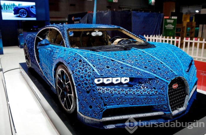 1.5 tonluk 'Lego Chiron' (1 milyon parça)
