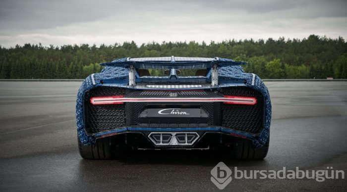 1.5 tonluk 'Lego Chiron' (1 milyon parça)
