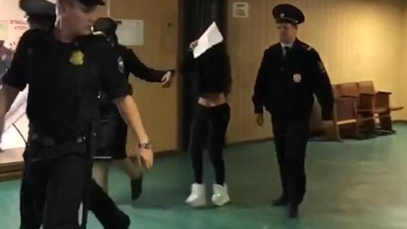 Polise ahlaksız teklifte bulunmuştu! Hapiste yaptığı şoke etti
