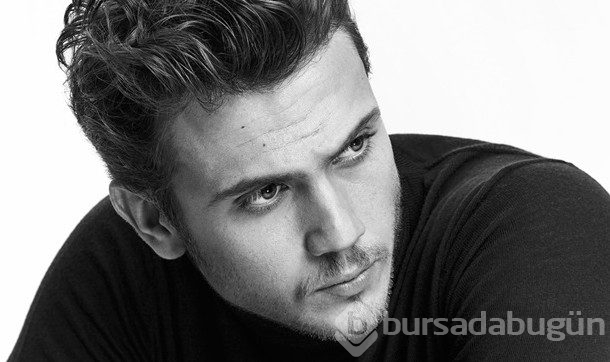 Ünlü oyuncu Aras Bulut İynemli uçakta yaptığı hareketle yolculardan tepki aldı

