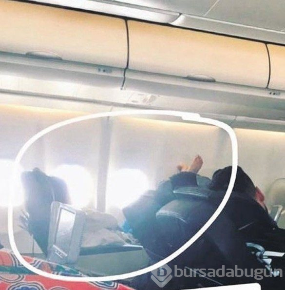 Ünlü oyuncu Aras Bulut İynemli uçakta yaptığı hareketle yolculardan tepki aldı

