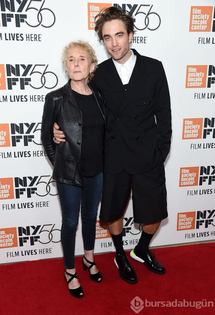 Robert Pattinson'ın şortlu kırmızı halı kıyafeti