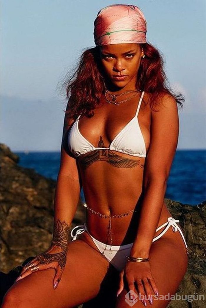 Rihanna, kozmetik markasının birinci yılını kutladı!
