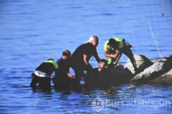 Kuşadası'nda dehşet anları! 2 polis son anda engel oldu...
