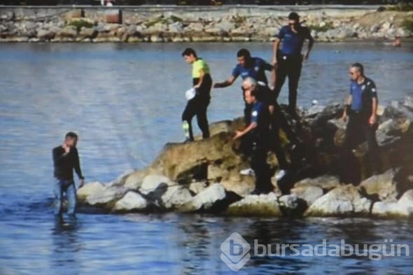 Kuşadası'nda dehşet anları! 2 polis son anda engel oldu...
