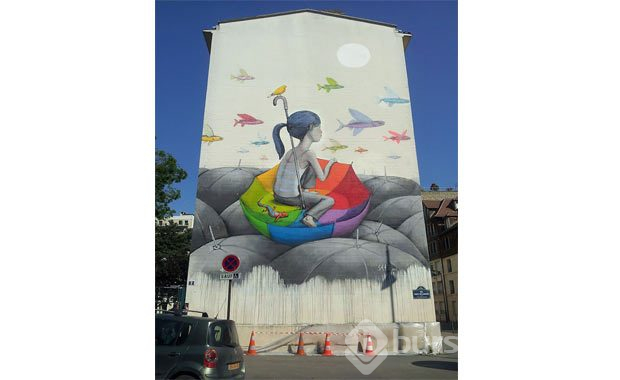 Sıkıcı binaları sanata dönüştürdü

