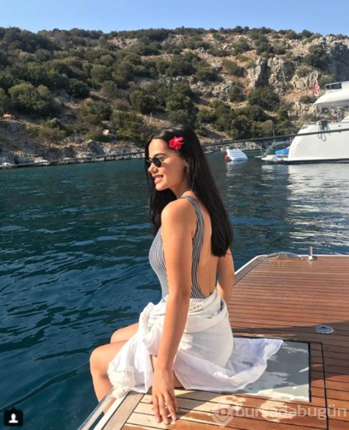 Yerli Adriana Lima Güzelliğiyle Sosyal Medyayı Salladı

