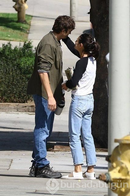 Asthon Kutcher ve Mina Kulis ilk günkü aşıklar gibi