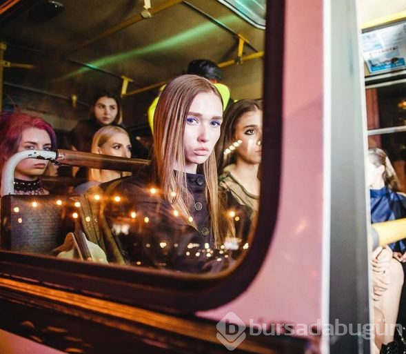Rusya'da köprüaltı defilesinde polis şoku
