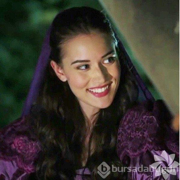 Fahriye Evcen Instagram'da neler paylaşıyor?
