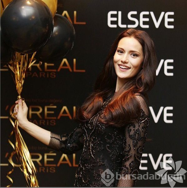 Fahriye Evcen Instagram'da neler paylaşıyor?
