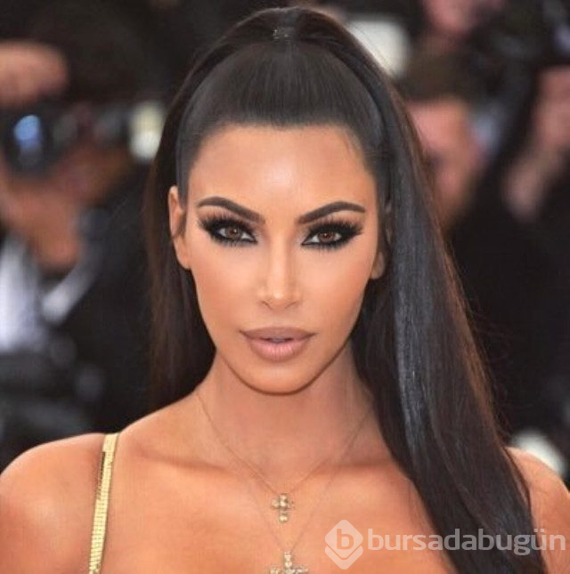 Her daim bronz gördüğümüz Kim Kardashian'ın çocukluğundaki beyaz teni görenleri şaşırttı
