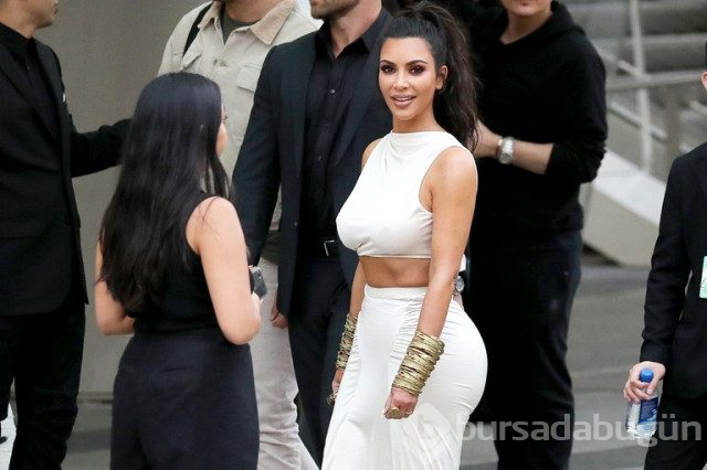 Her daim bronz gördüğümüz Kim Kardashian'ın çocukluğundaki beyaz teni görenleri şaşırttı
