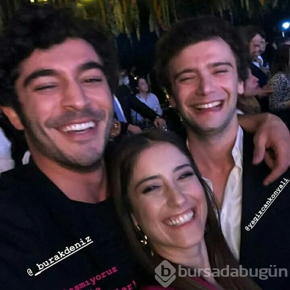 Dekolteli Hazal
