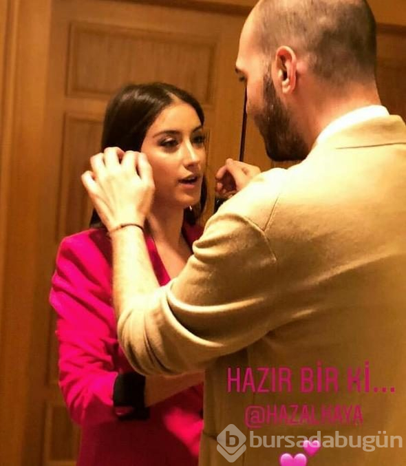Dekolteli Hazal
