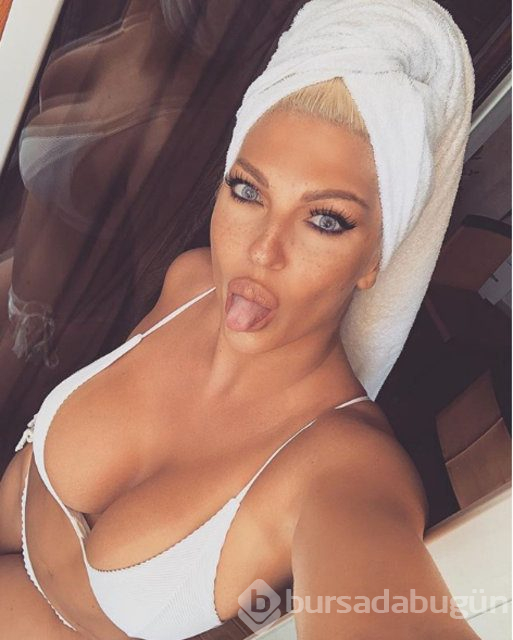 Jelena Karleusa futbol oynadı
