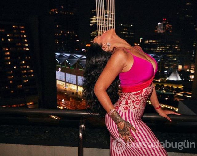 Rihanna'dan Bella Hadid pozu
