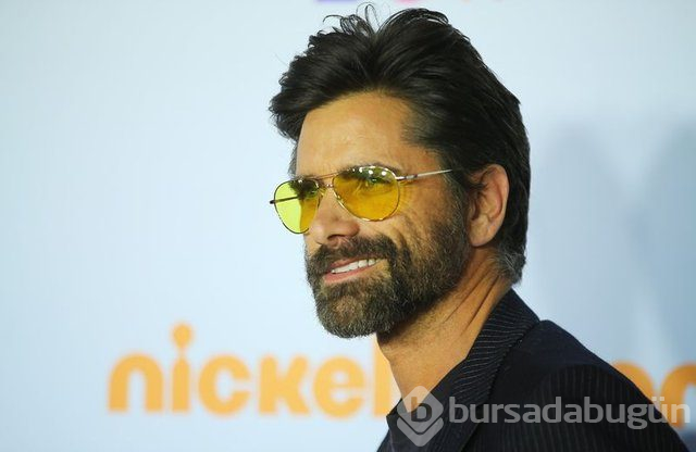 John Stamos ile hamile sevgilisi Caitlin McHugh evlendi

