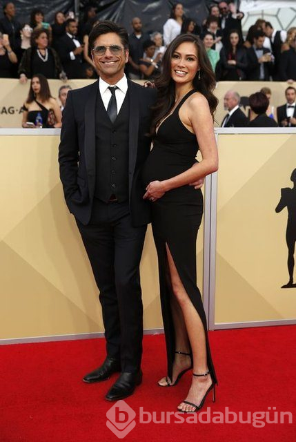 John Stamos ile hamile sevgilisi Caitlin McHugh evlendi
