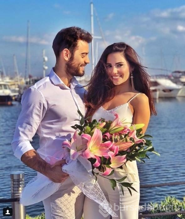Uçakta tanışmışlardı... Ünlü oyuncu evlendi!
