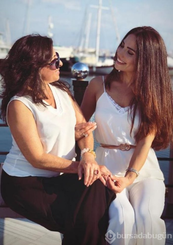 Uçakta tanışmışlardı... Ünlü oyuncu evlendi!
