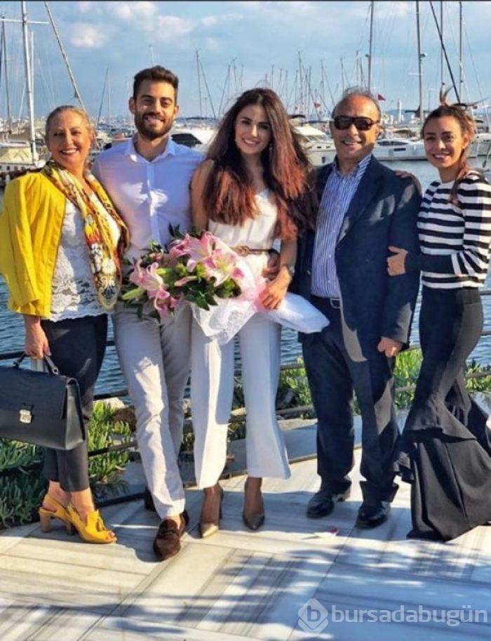 Uçakta tanışmışlardı... Ünlü oyuncu evlendi!
