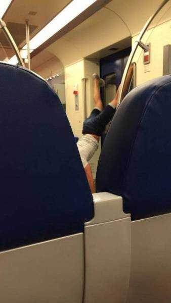 Dünyanın en ilginç metro yolcuları
