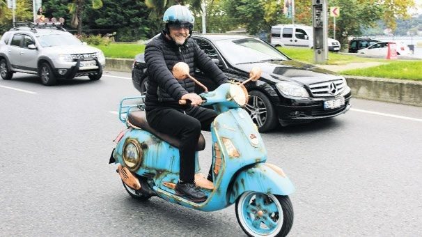 Beyazıt Öztürk'in motosikletinde dikkat çeken detay (Motosiklet tutkunu ünlü isimler)