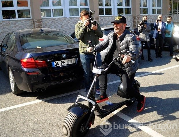 Beyazıt Öztürk'in motosikletinde dikkat çeken detay (Motosiklet tutkunu ünlü isimler)