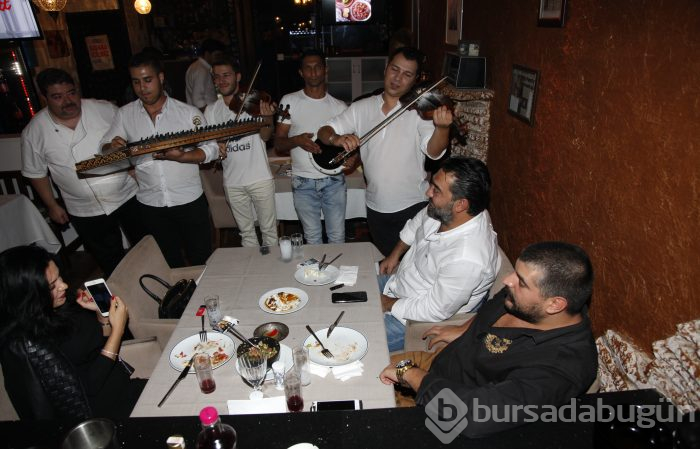 Bursa geceleri başladı, sanatçılar coşturdu