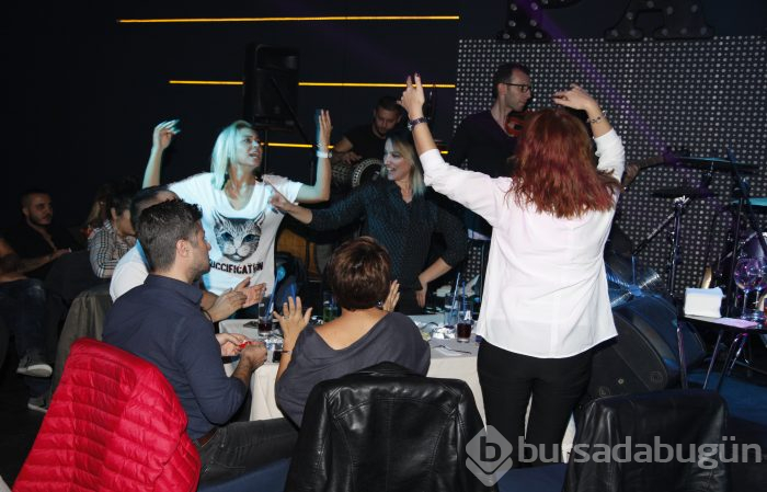 Bursa geceleri başladı, sanatçılar coşturdu