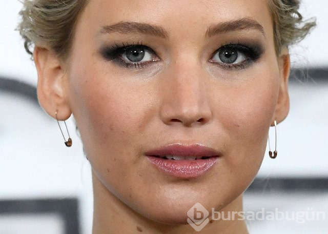 Jennifer Lawrence: Sosyal medyada röntgenci gibiyim
