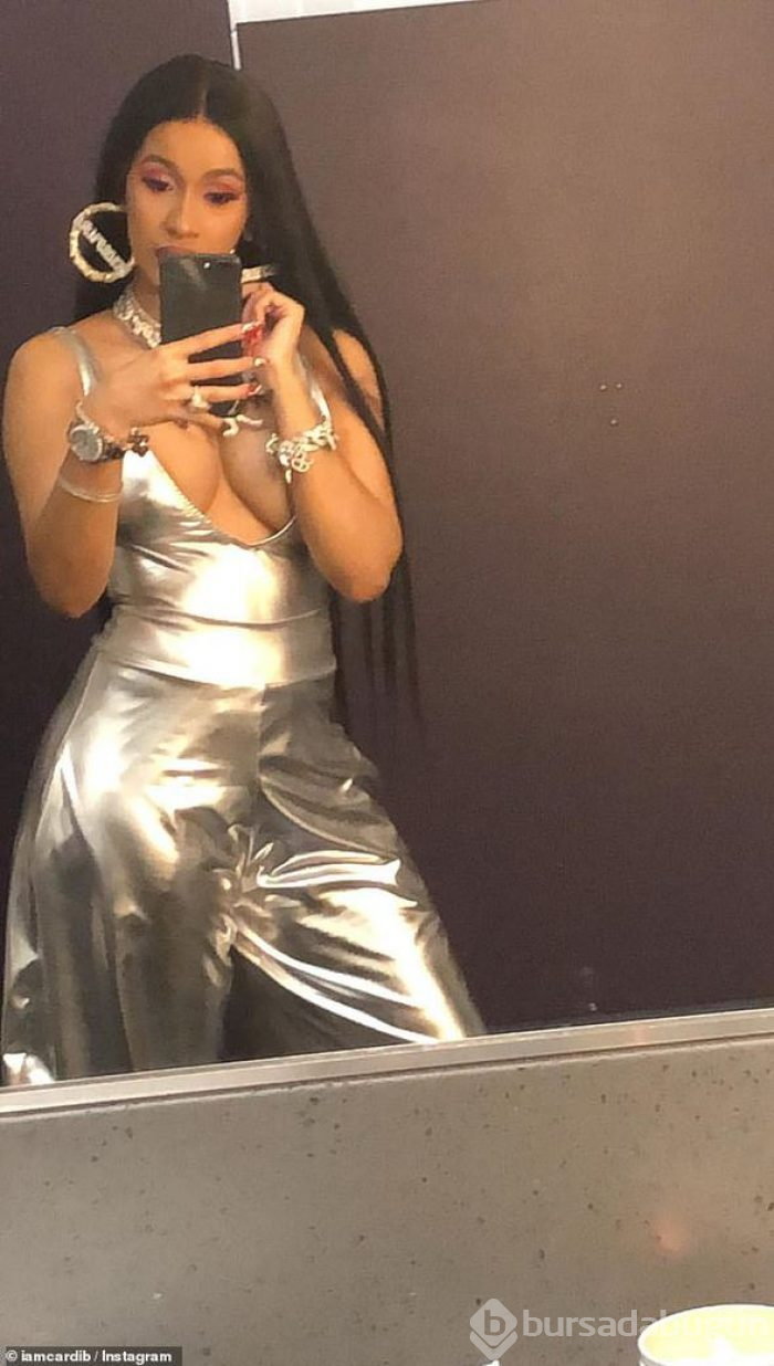Çılgın rap'çi Cardi B, Instagram'da rap yaptı!
