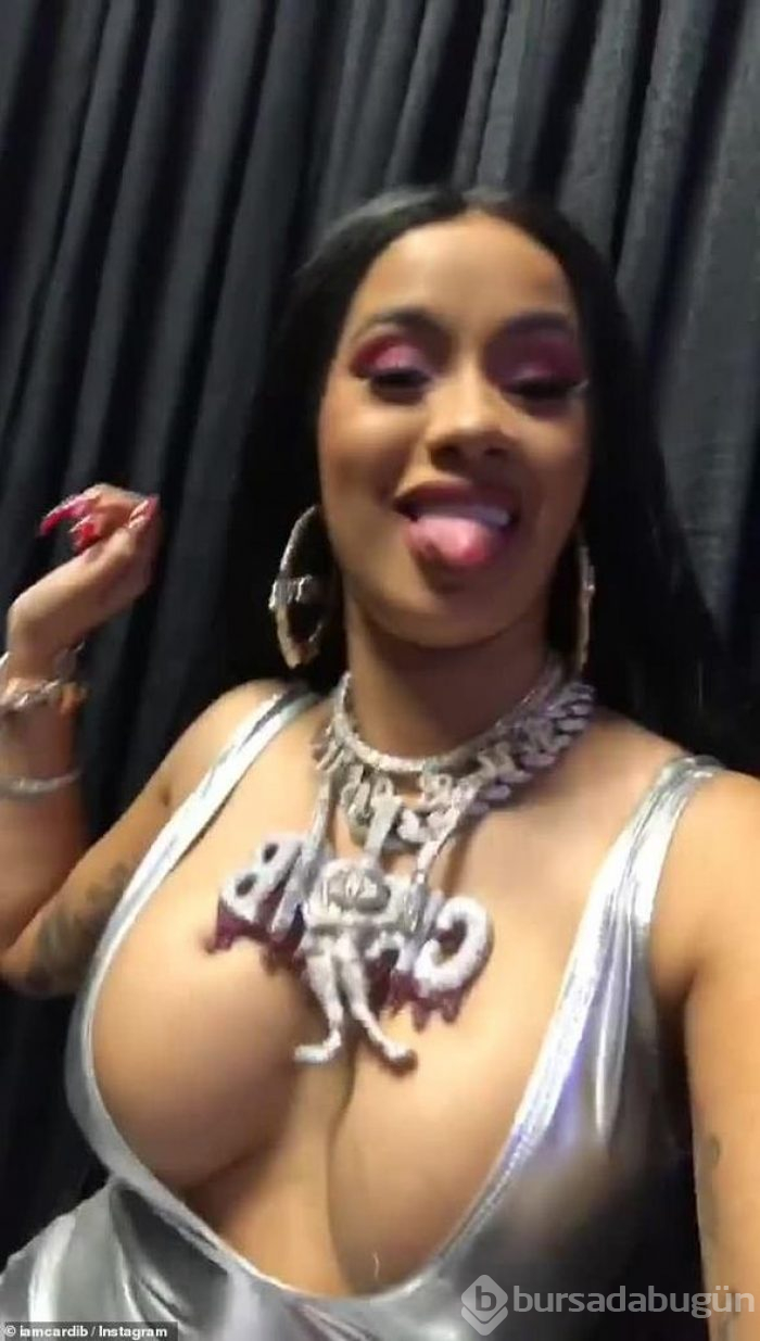 Çılgın rap'çi Cardi B, Instagram'da rap yaptı!
