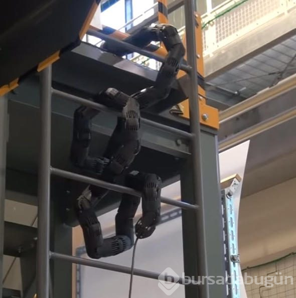 Katil robotlardan merdivenden tırmansanız da kaçamayacaksınız!
