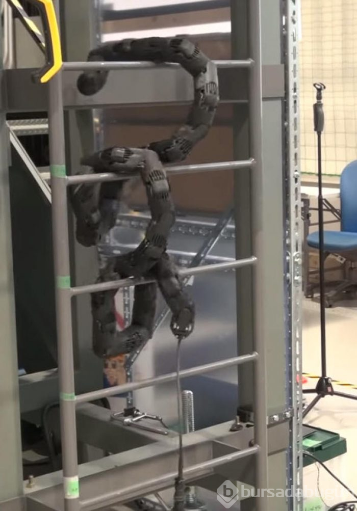 Katil robotlardan merdivenden tırmansanız da kaçamayacaksınız!
