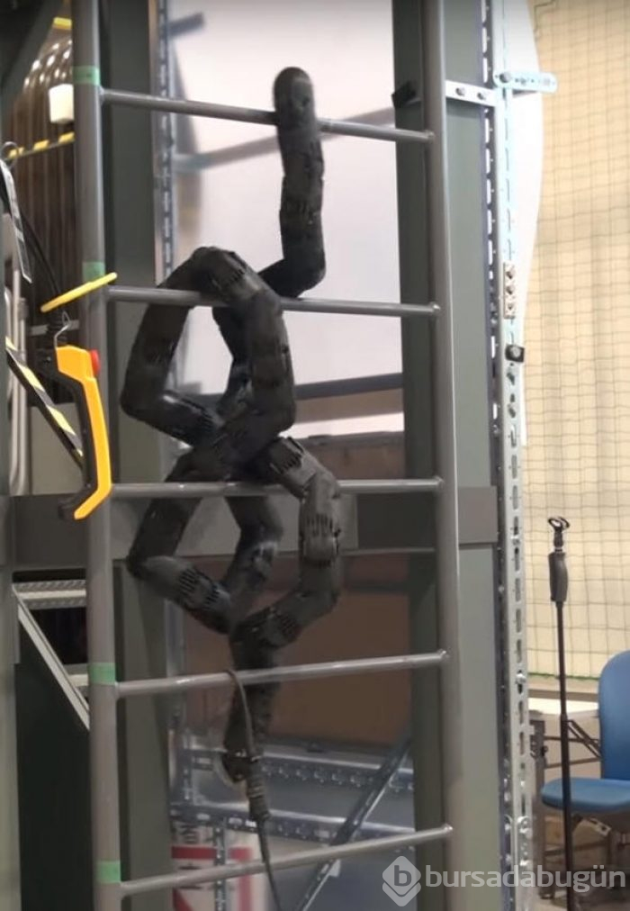 Katil robotlardan merdivenden tırmansanız da kaçamayacaksınız!
