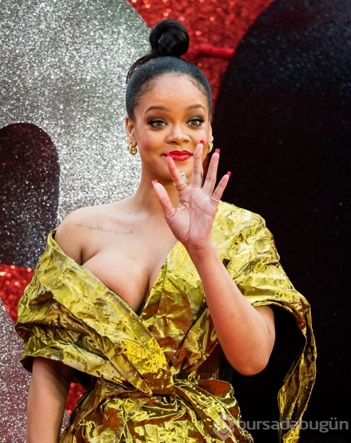 Rihanna'dan Super Bowl'a ret