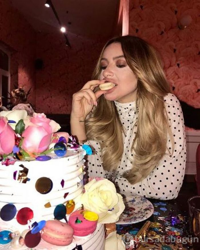 Hadise'den esprili doğum günü paylaşımı
