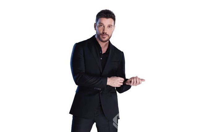 Burcu Kıratlı, Sinan Akçıl ile görüntülendi
