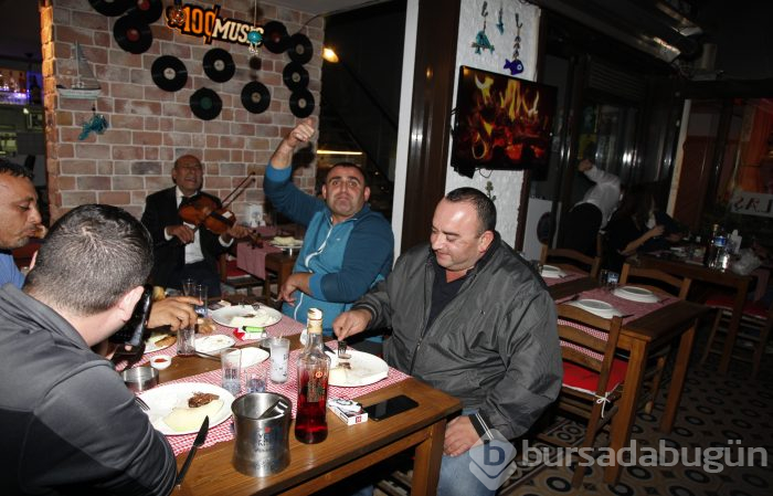 Bursa geceleri tüm hızıyla devam ediyor
