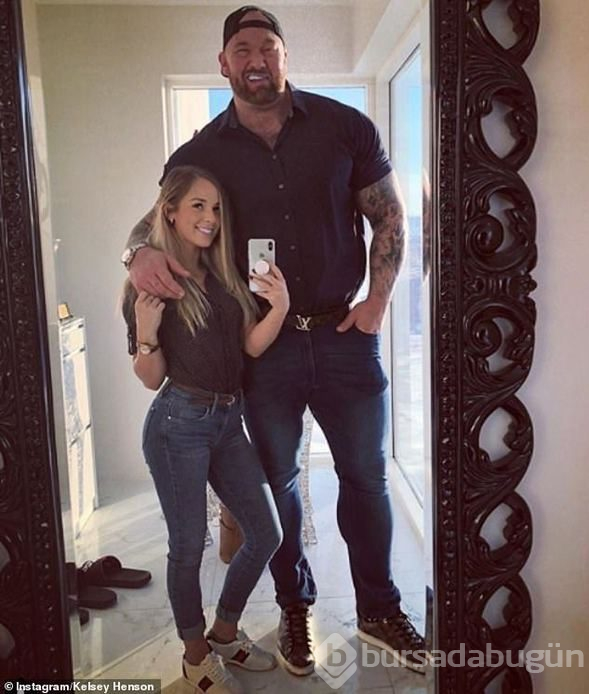 Hafthor Julius Björnsson ile Kelsey Henson evlendi
